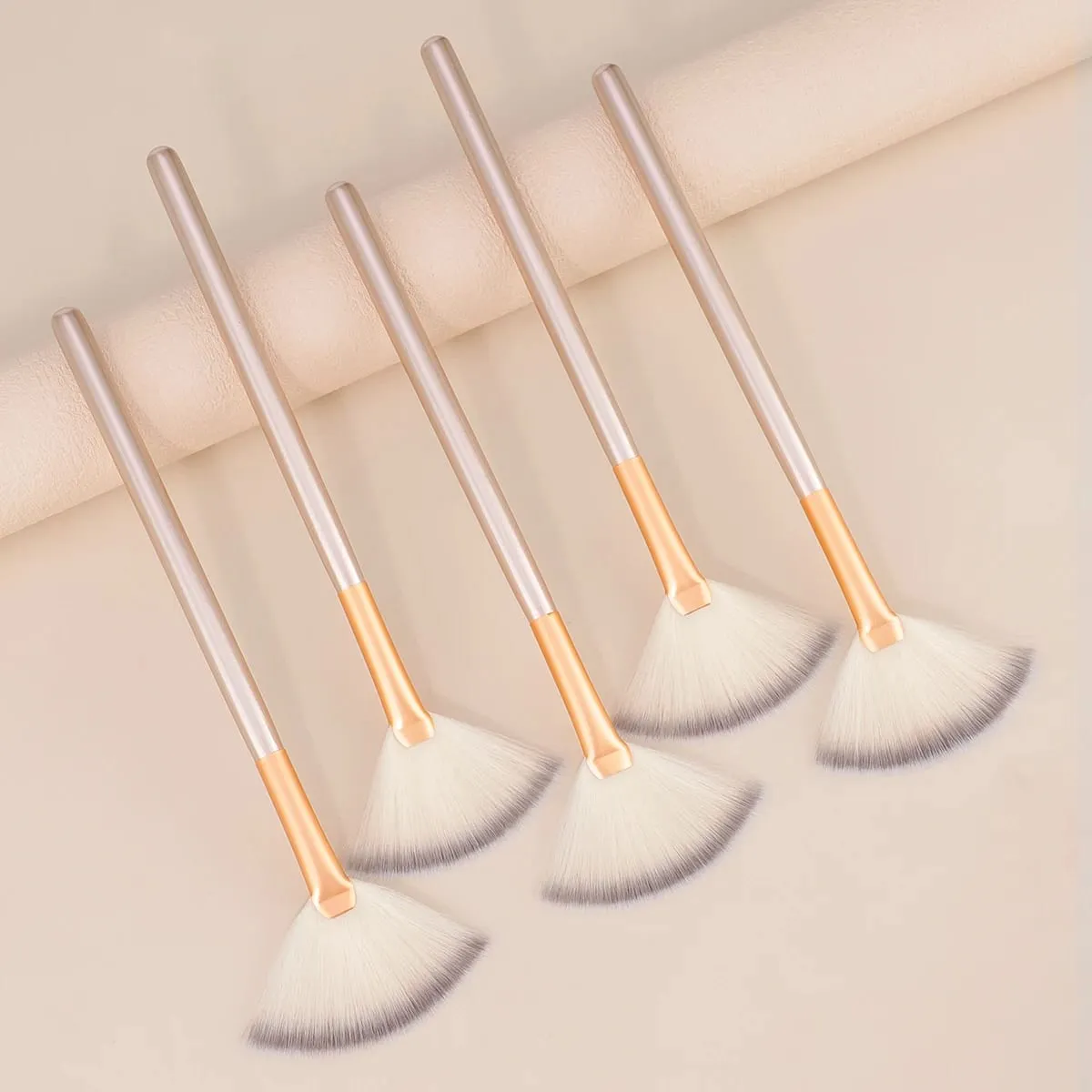 New Practical Facial Brushes Fan Makeup Brushes Soft Portable Mask Brushes Cosmetic Tools for Ladies Girls Nail Charm Beaut