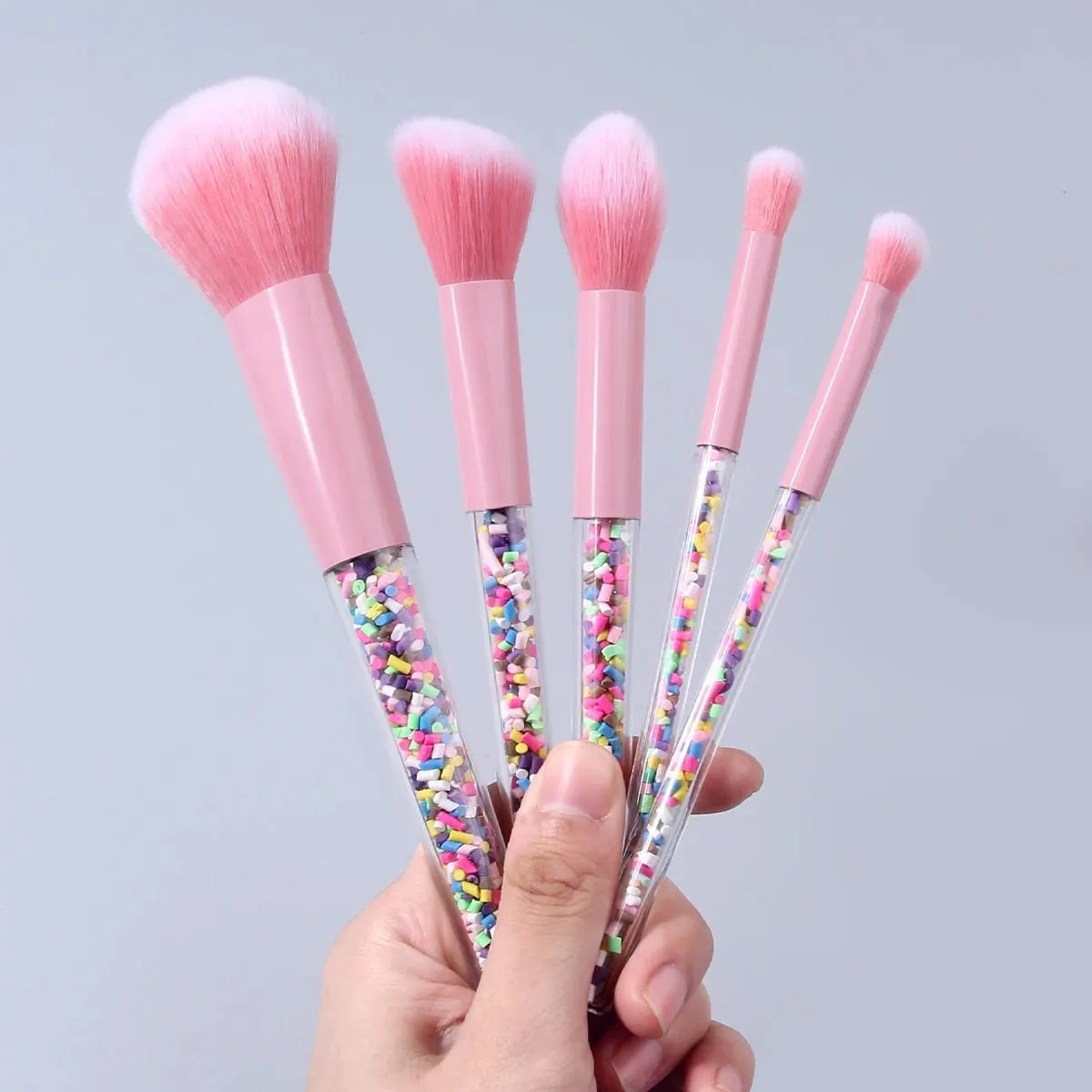 5 PCS Conjunto de pincéis de maquiagem para polvilhar doces Pincéis sintéticos macios rosa para rosto e olhos