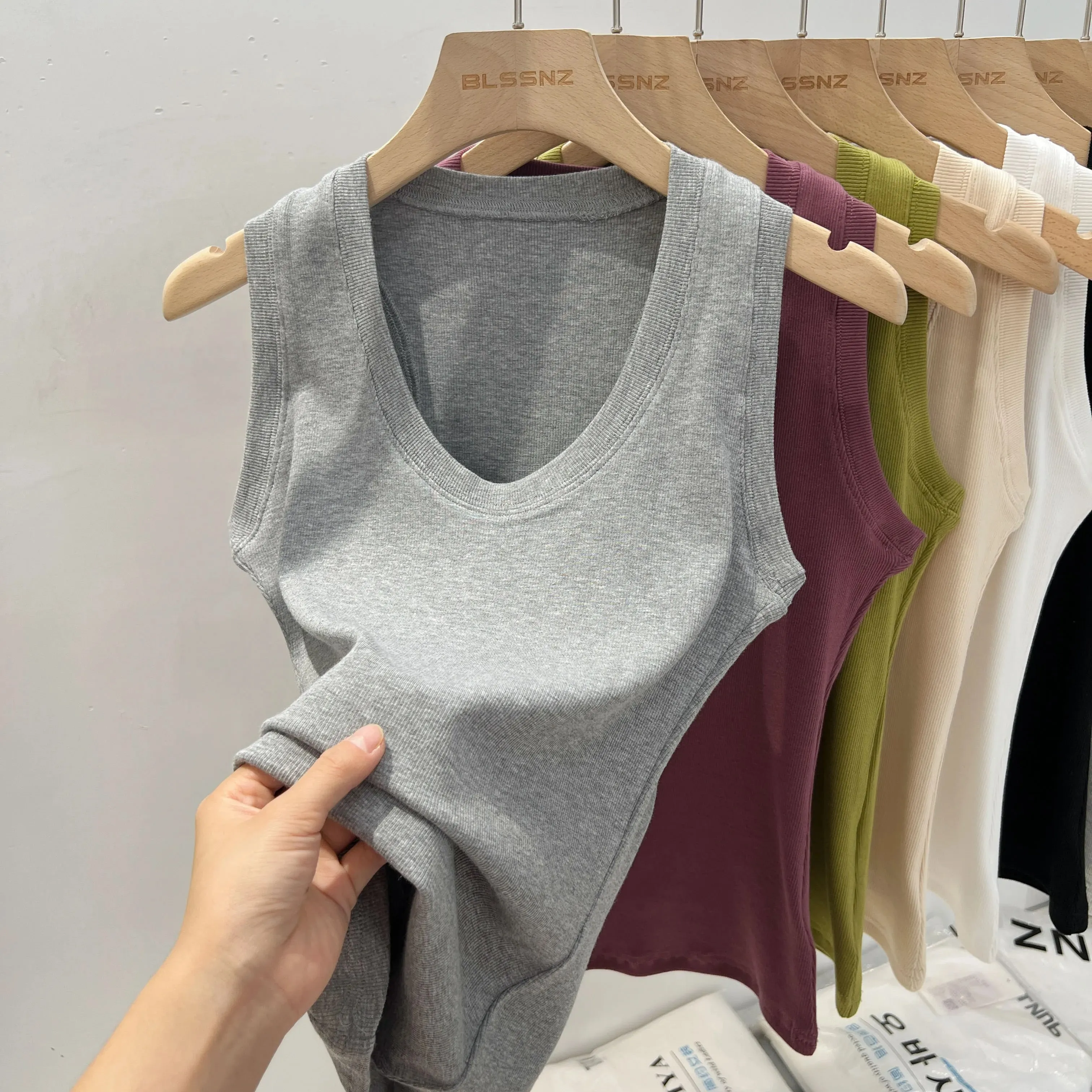 2026 verão básico elástico tanque superior feminino sólido baixo em torno do pescoço com nervuras camisola estilo coreano versátil magro tanques & camis