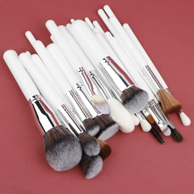 30Pcs Makeup Brush Sets Professional Artists Using Angled Eye Contour Blending Brushes High Quality White Brush Custom