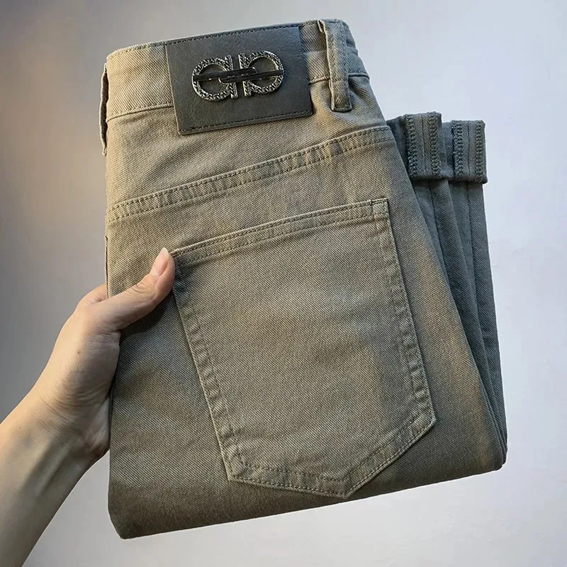 Calças de brim masculinas de luxo leve 2025 verão fino estiramento cônico pequeno perna reta casual versátil denim calças de cor sólida