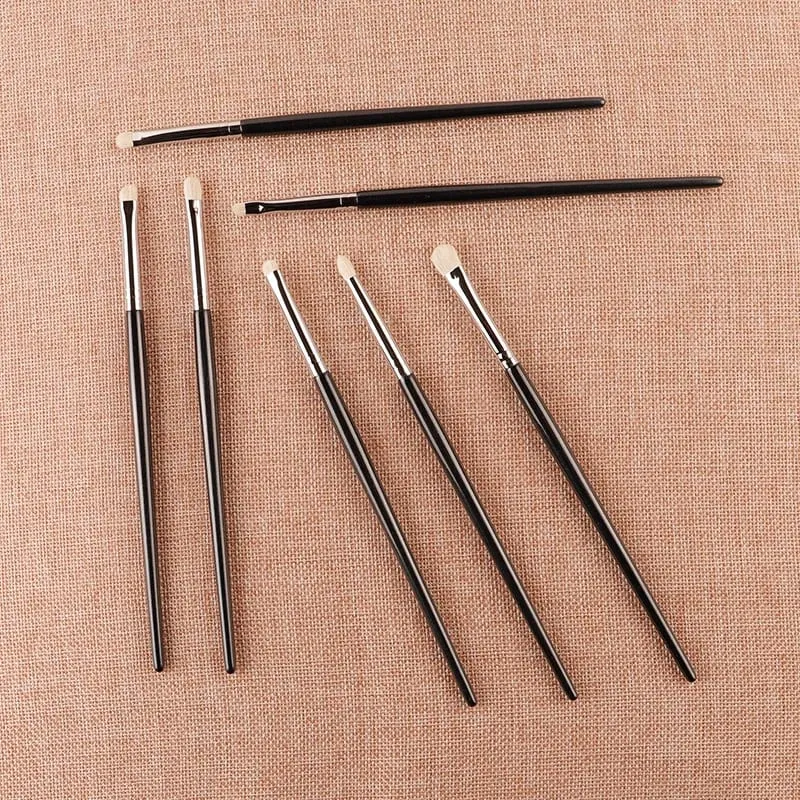 1pc White Pony Hair Eyeshadow Makeup brushes Small Smudge Precision Crease Detail Bevel Eye Shadow Make up brush Liner Lip