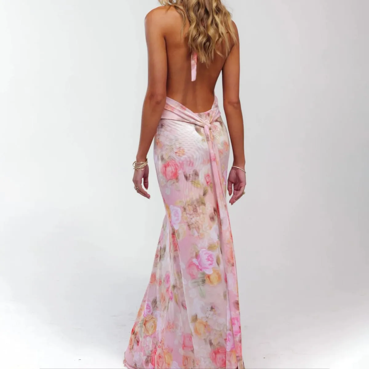 Combhasaki Mulheres Verão Sem Mangas Tie-up Halter Decote Em V Profundo Backless Flor/Pontos Estampado Plissado Hem Malha Ruched Vestido Longo Linha A
