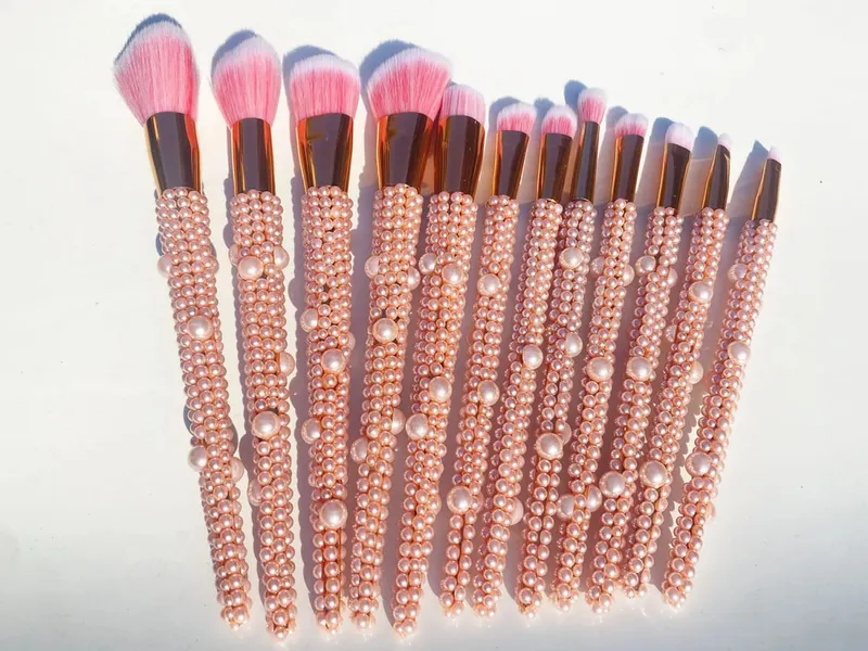 Pincéis de maquiagem cravejados de diamantes 12 Pçs/set Gemas Ferramentas de beleza de maquiagem Full Diamond Loose Powder Foundation Pincel corretivo Bling