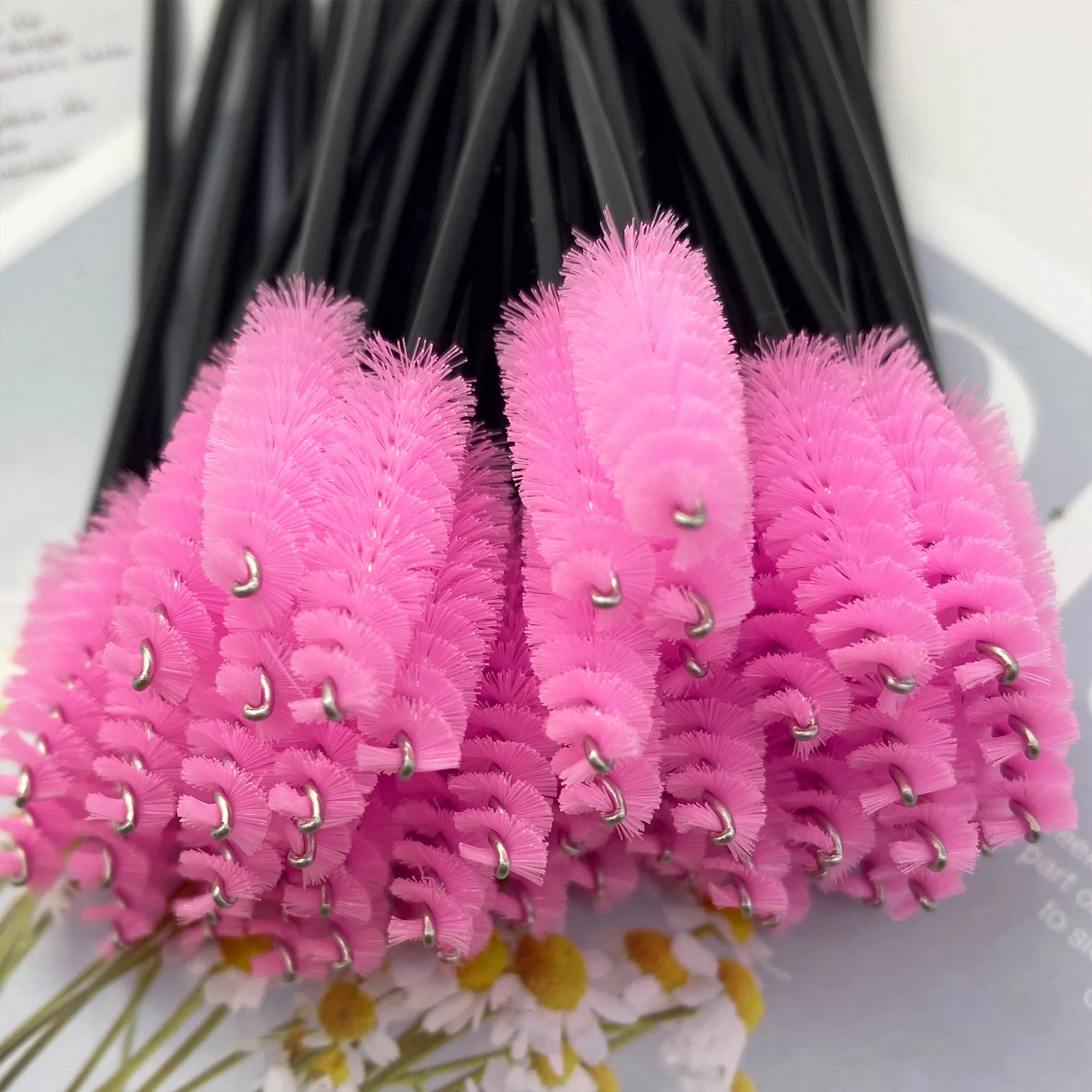 500pcs Mascara Wands Disposable Eyebrow Eyelash Brushes Eyelash Spoolies Applicator for Eyelash Extension Makeup Tool
