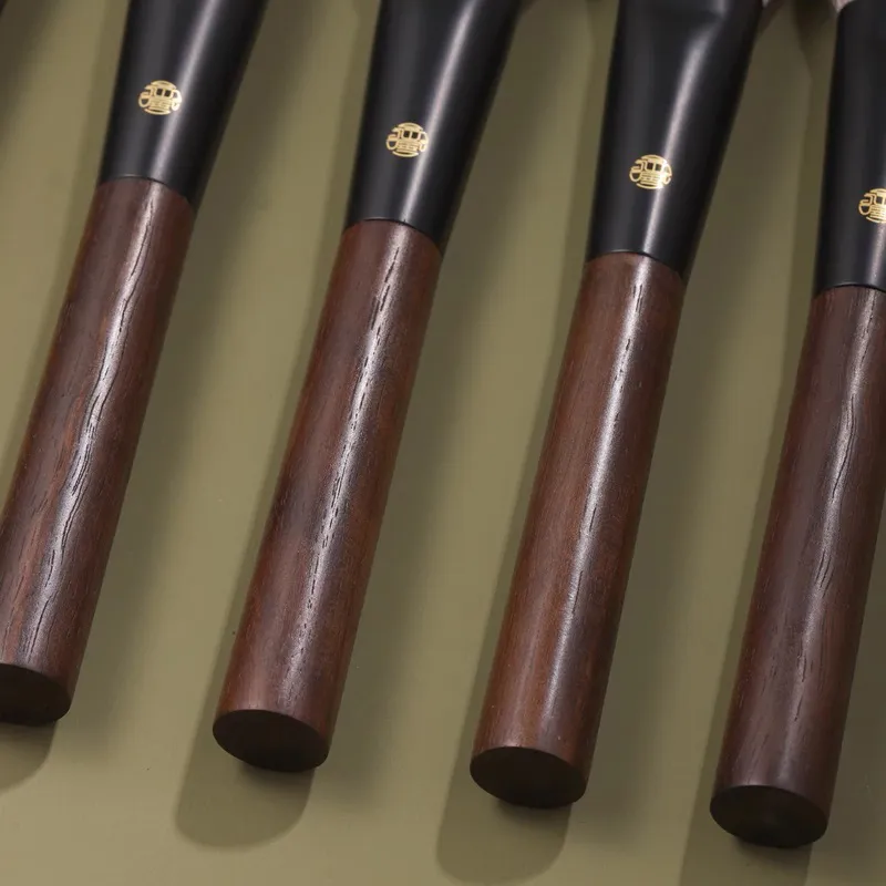 Professional Handmade Makeup Brushes 1PC Squirrel Fox Horse Goat Hair Angled Contour Brush Walnut Handle Make Up Brush
