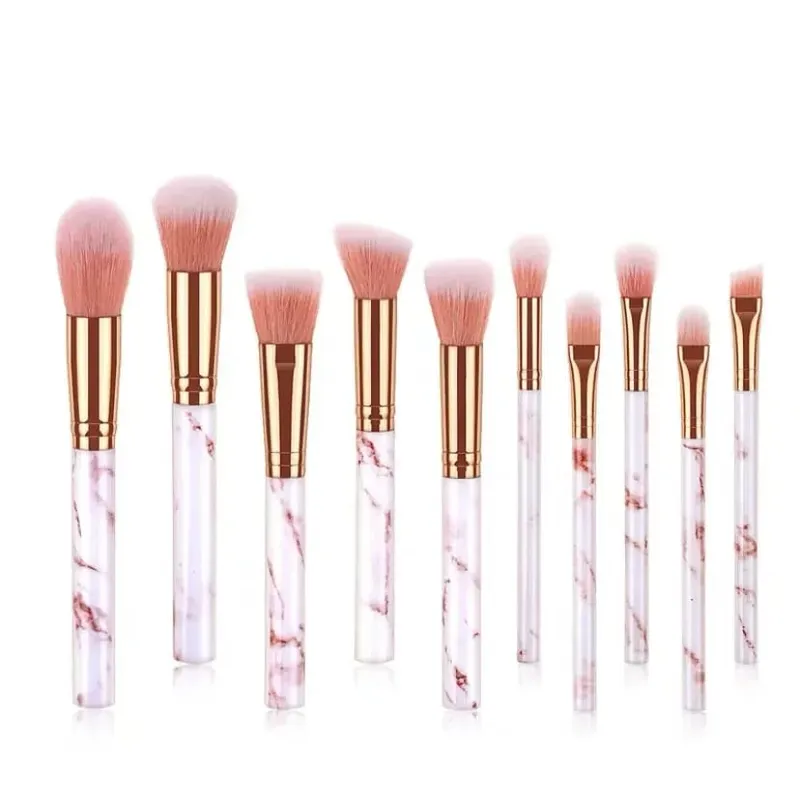 Conjunto de pincéis de maquiagem profissional prateado de 14 peças | Inclui 2 puffs de veludo de pelúcia + 2 esponjas de mistura | Escova Vegan Cruelty-Free Co.