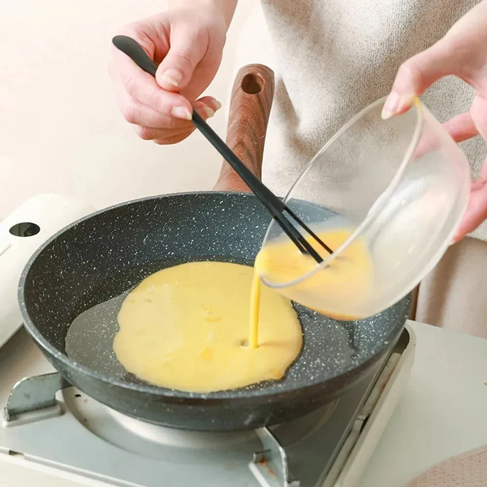 1pc batedor de ovo plástico multifuncional mini mão batedor de ovo utensílio de cozinha com colher de chá ferramentas de cozimento de ovo creme mexendo vara