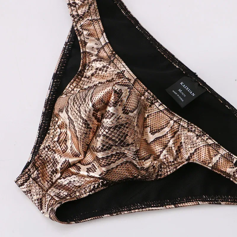 Cuecas masculinas estampadas de pele de cobra com bolsa de protuberância sexy cueca de biquíni confortável da marca WANGJIANG