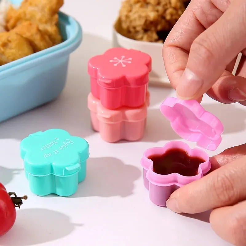 4pcs Mini Lunch Bento Soy Sauce Box Cute Design Plastic Portable Sauce Jars Condiment Dispenser Mini Salad Tomato Sauce Bottle