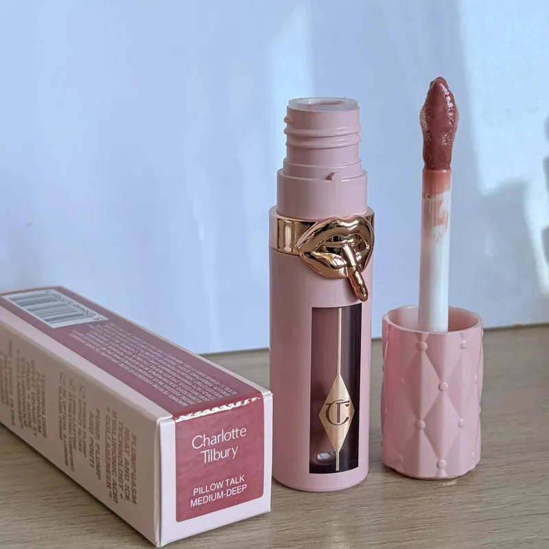 Charlotte Latest Tilbury Moisturized Plump Lip Gloss Highlights Concealer Liquid Foundation Two Color Heartbeat Blush Makeup