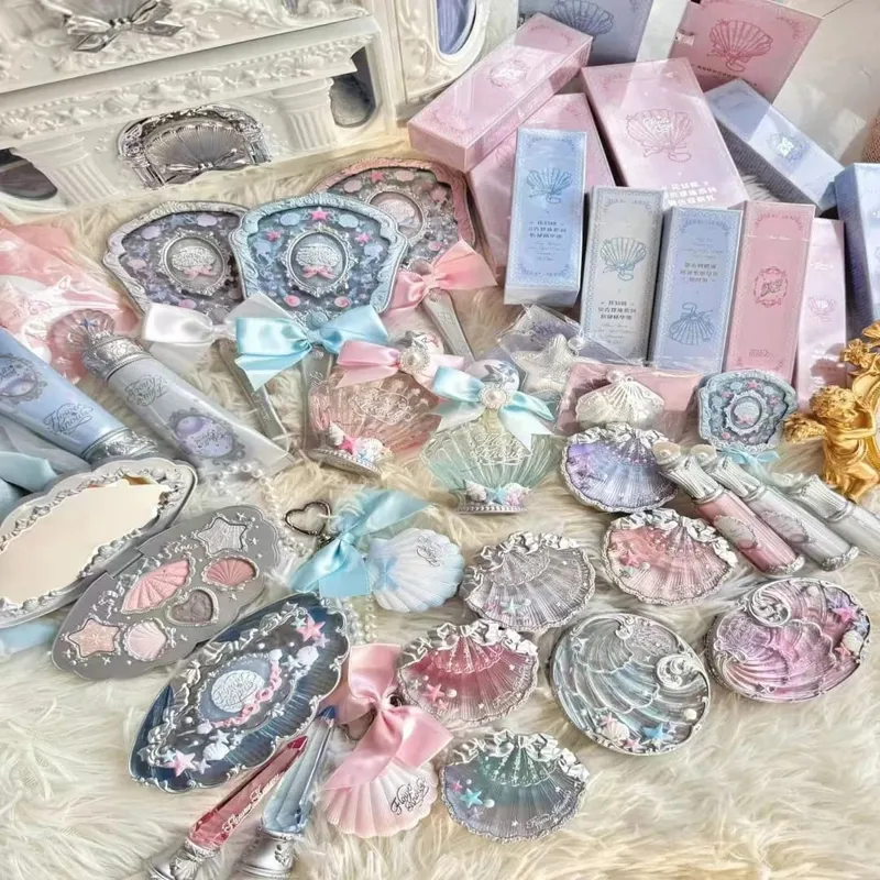 Flor sabe caixa de presente de maquiagem mista 3-4 unidades conjunto aleatório sombra blush batom perfume espelho pingente combinação de cosméticos