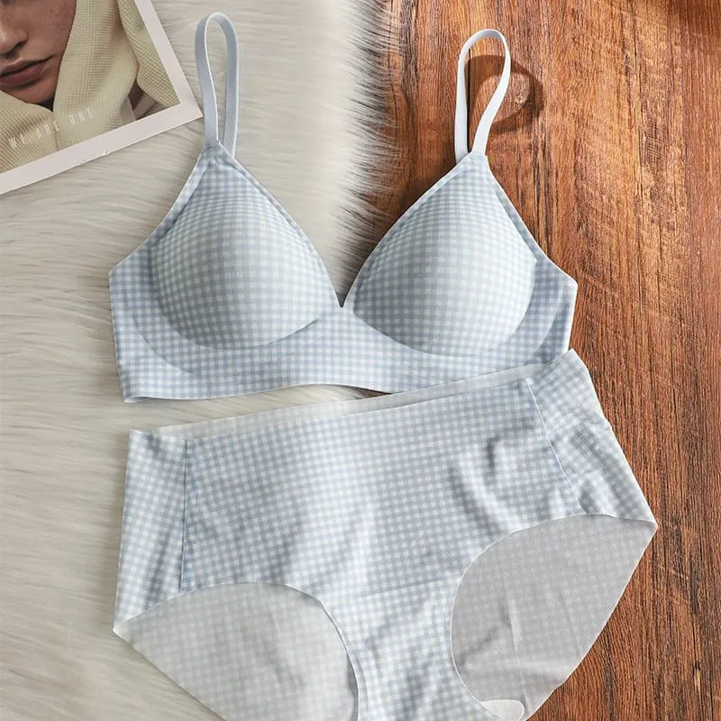 Elegant Seamless Bralette Small Bust Gathering Anti-Sagging Thin Adjustable Straps Wirefree Comfort Fit UK Light Support Bra Set