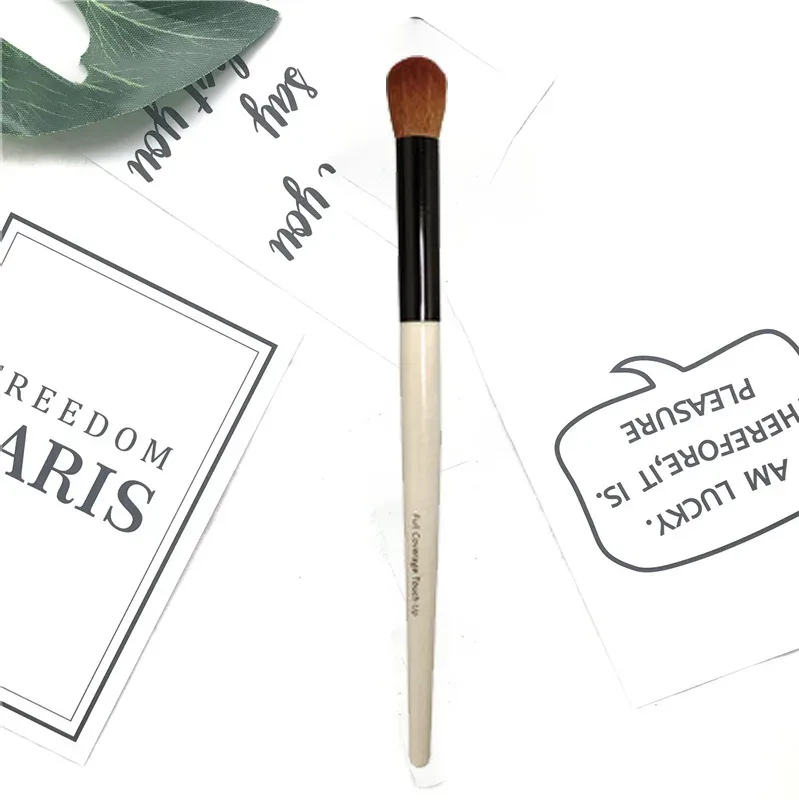 1pc pincéis de maquiagem corretivo punho de madeira maciça embelezar o rosto ferramentas de beleza cosmética para mulheres