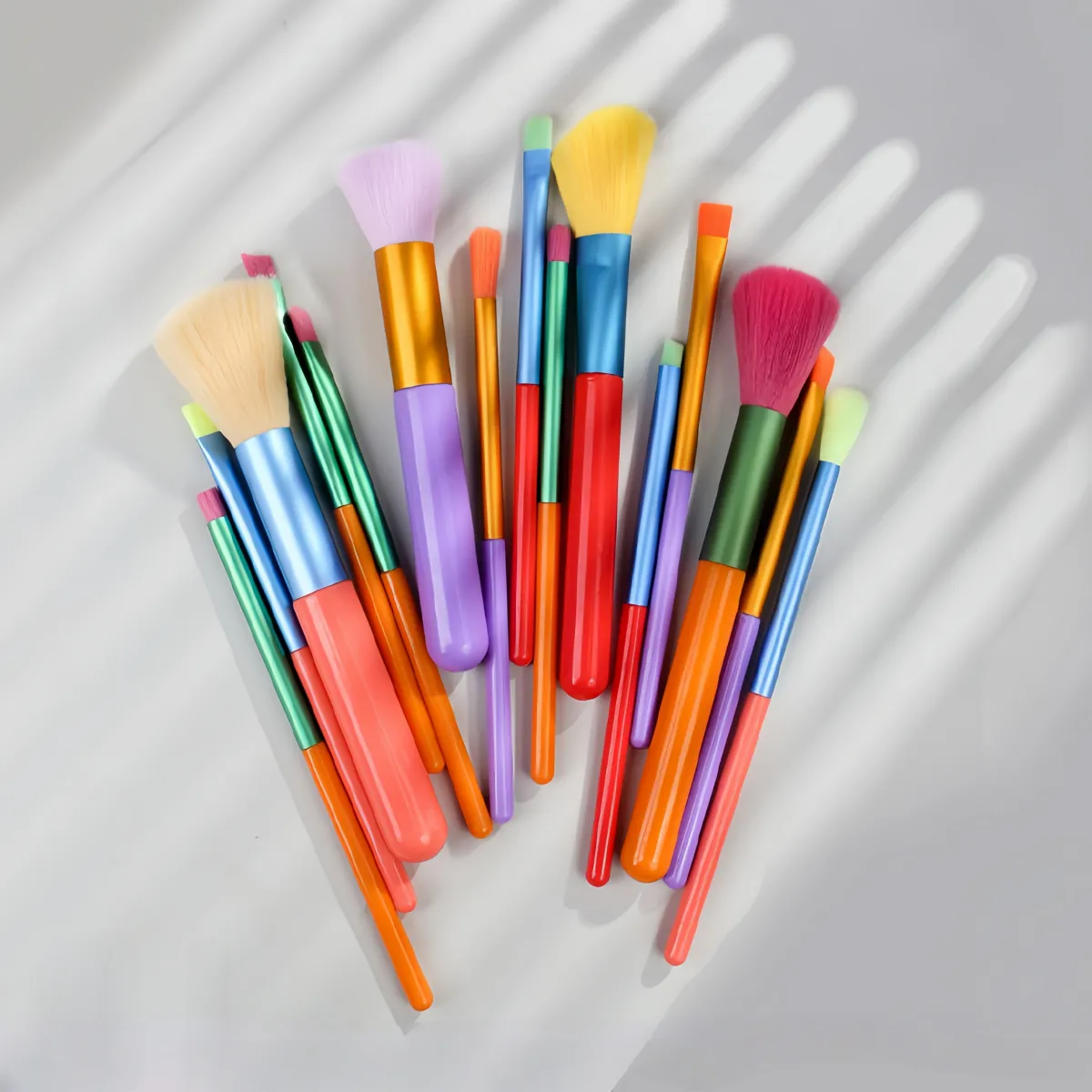 Conjunto de pincéis de maquiagem coloridos, conjunto de 15 peças, combo bochecha blush, sombra, lábios, multi-dopamina, cores fáceis de usar, kit de ferramentas de maquiagem