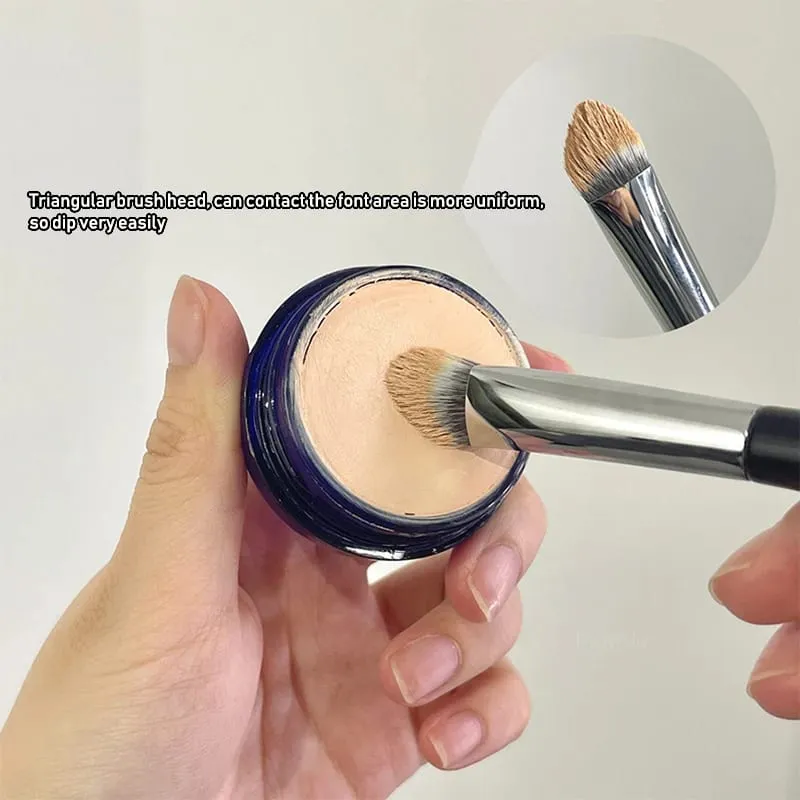 Triangle Beveled Concealer Brush Dark Eye Circles Acne Spots Concealer Cosmetic Brush Detail Highlighting Accents Makeup Brushes