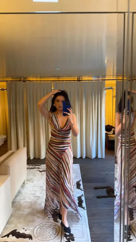 Vestido maxi envoltório de manga comprida com listra vertical de linho com decote em V bainha assimétrica vestido de férias adequado para uso diário no trabalho