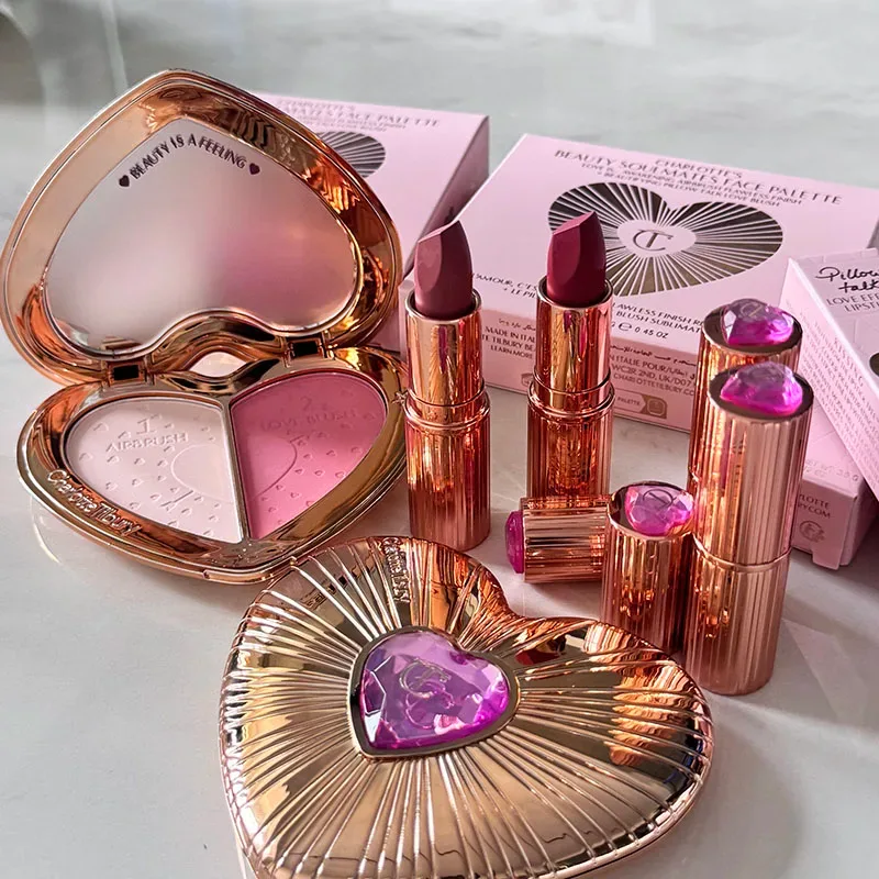 Charlotte Jelly Lip Gloss Alto Brilho Hidratante Volumizante Vitamina E para Uso Diário Gloss Bálsamo Natural Tilbury Cosméticos