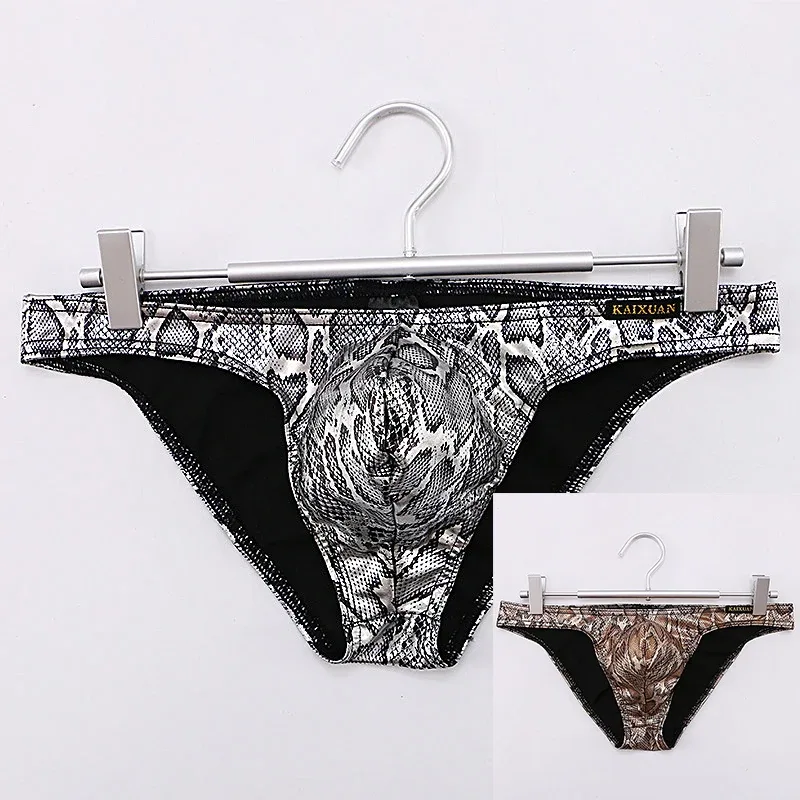 Cuecas masculinas estampadas de pele de cobra com bolsa de protuberância sexy cueca de biquíni confortável da marca WANGJIANG