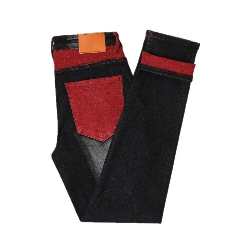 Calça jeans stretch preta masculina para primavera e outono com detalhes vermelhos rasgados, tamanhos asiáticos 28–42.
