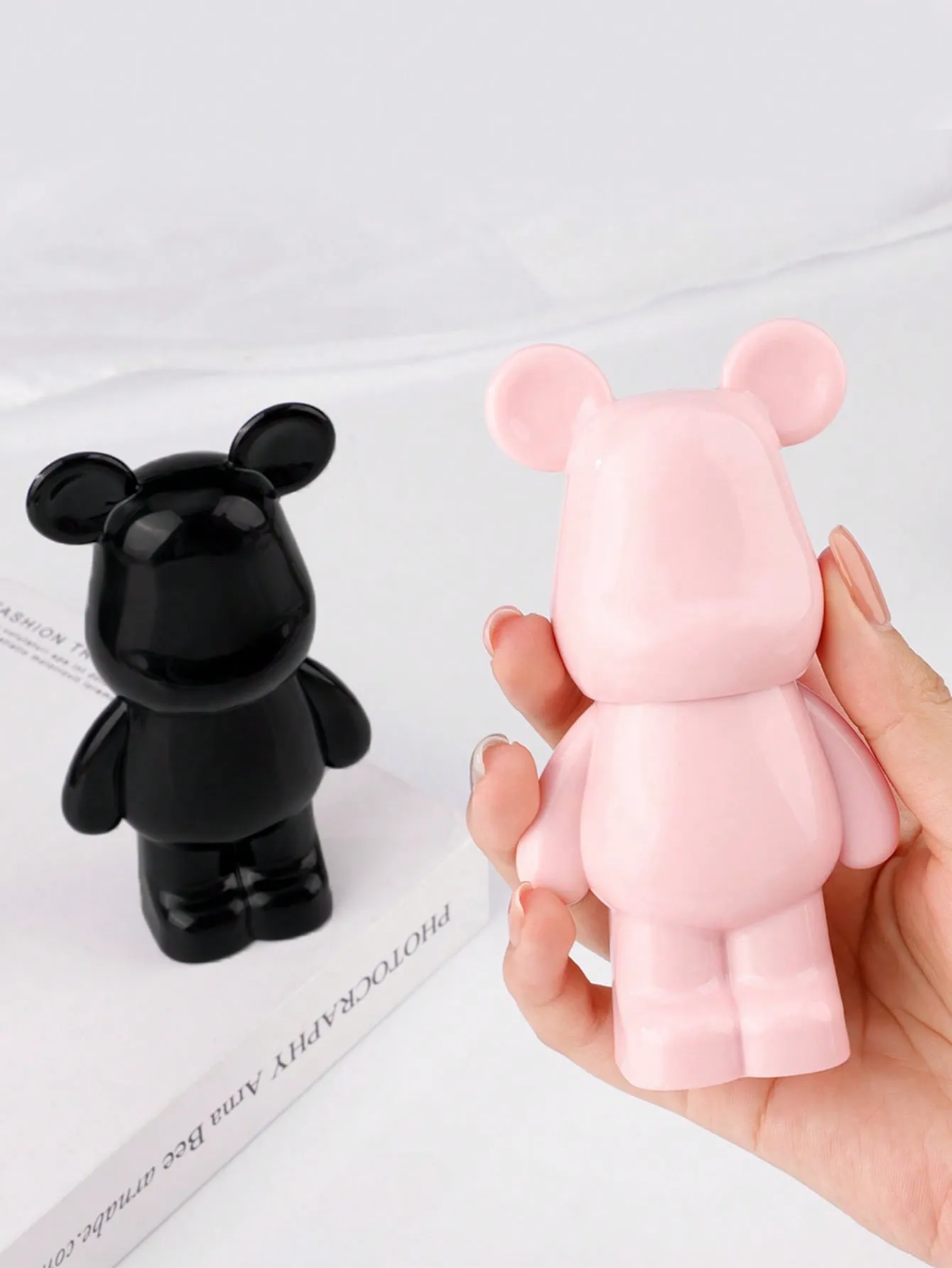 Conjunto de pincéis de maquiagem com estampa de cereja, 4 unidades, com estojo de armazenamento em forma de urso fofo, cerdas macias, blush, sombra, detalhes, kit de pincéis de maquiagem