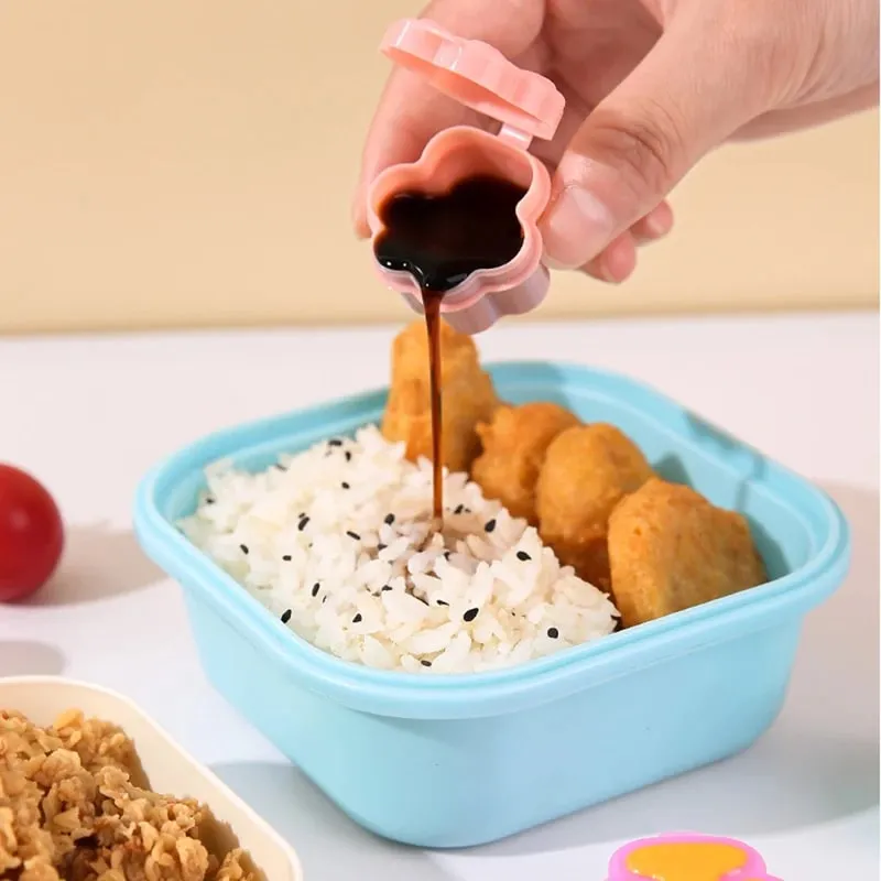 4pcs Mini Lunch Bento Soy Sauce Box Cute Design Plastic Portable Sauce Jars Condiment Dispenser Mini Salad Tomato Sauce Bottle