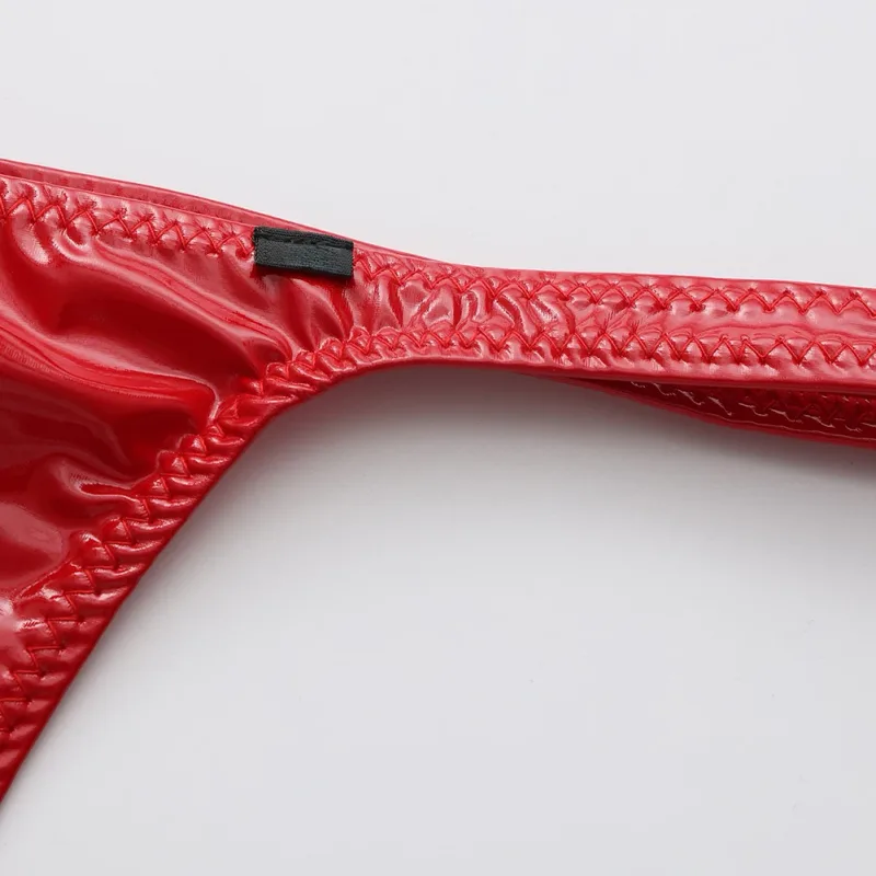 Cuecas masculinas de couro falso brilhante, cuecas g-string com alça fina, cintura baixa, lingerie masculina, lingerie com costas em t