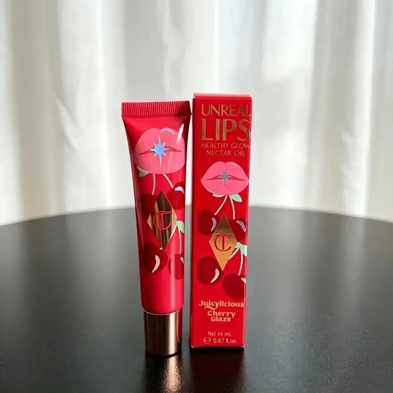 Charlotte Tilbury Lip Gloss Moisturizing Hydrating Silky Exfoliating Long-lasting Concealing Everyday Cosmetics With Packaging — image 9
