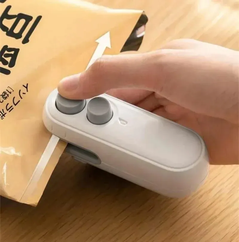 2-in-1-Plastiktüten-Versiegelungsgerät, Mini-tragbare Plastiktüten-Versiegelungsmaschine, thermische Versiegelungsmaschine, Handheld-Heißsiegelgerät für die Aufbewahrung von Lebensmitteln und Verpackungen