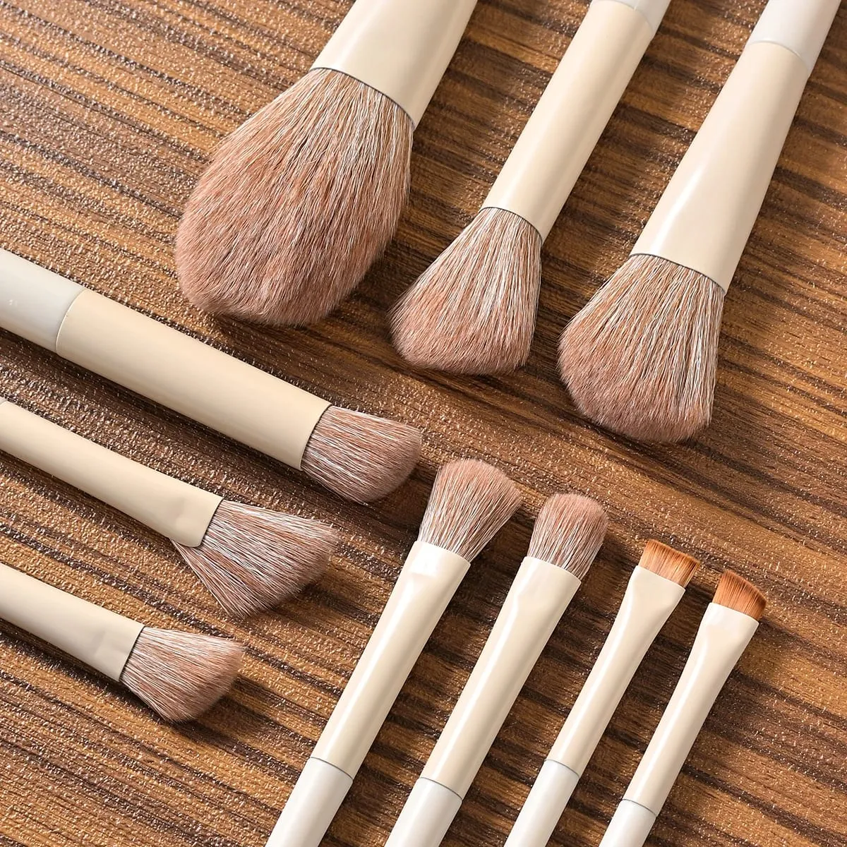 Conjunto de pincéis de maquiagem com 10 peças, cerdas de nylon de alta qualidade, inclui pincéis para olhos e pó, blush e base