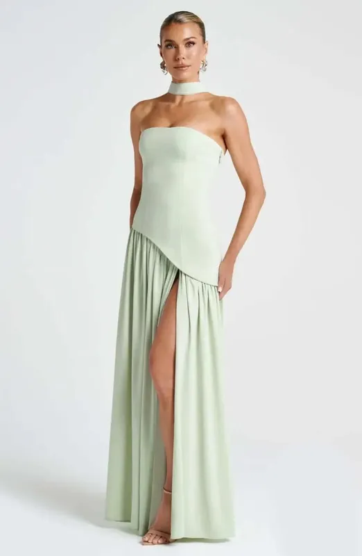 Vestido longo com emenda de malha amarela manteiga, elegante, sem alças, divisão, costas nuas, plissado, para mulheres, 2026, vestidos de festa à noite