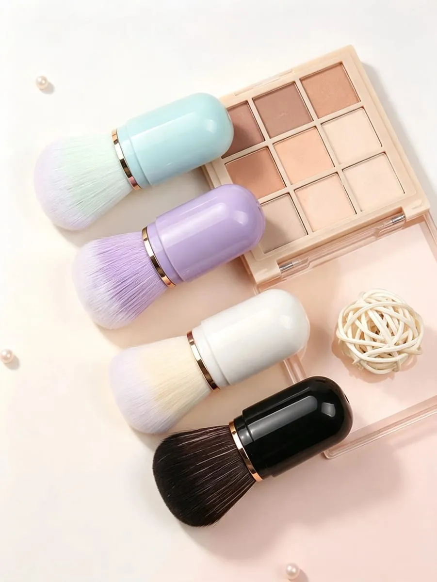 Mini pincel de maquiagem retrátil de 1 peça Pincel de base de viagem multifuncional com tampa protetora Ferramenta de maquiagem portátil adequada para corretivo, blush, contorno, retoques em movimento e como presente — image 1