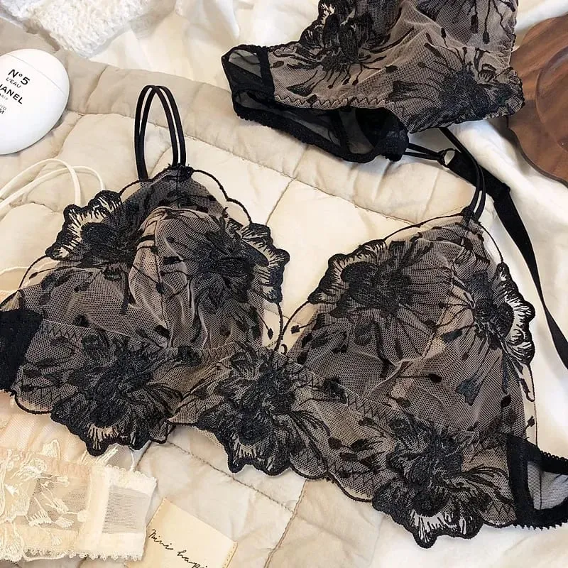 Embroidered Lace Bralette Set Triangle Cup Wireless Bra for Large Breasts Ultra Thin & Breathable Lingerie