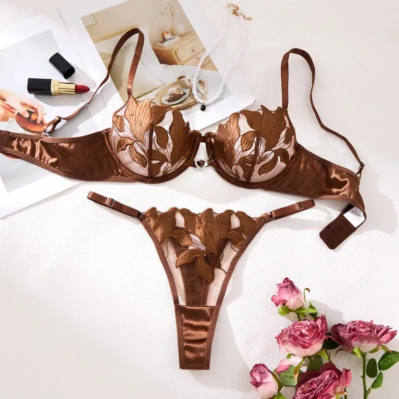 Embroidered Print Pajama Set - A Set Featuring a Floral Design Suitable for Women a Sexy Bra ZA824031