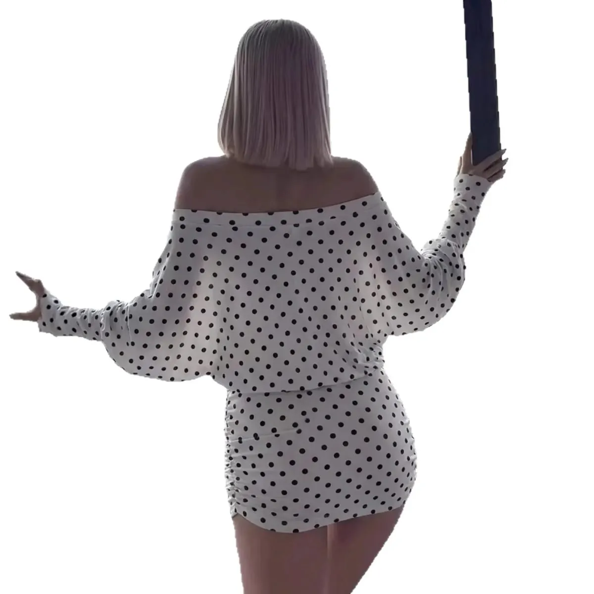 Minivestido de bolinhas com ombro de fora, manga comprida, cordão franzido, bodycon, vestidos curtos