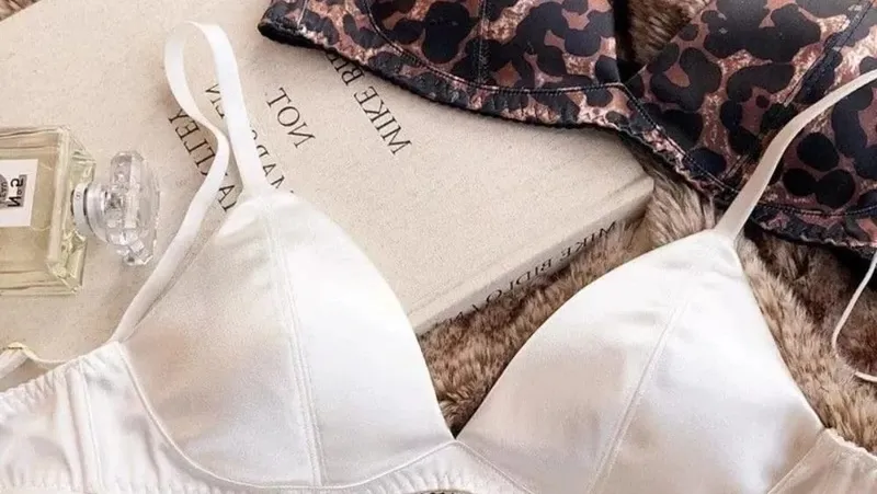 French Style Satin Triangle Cup Bra Set Women Sexy Thin Wireless Seamless Lingerie Light Lift Comfort Brassiere Underwear 32-38