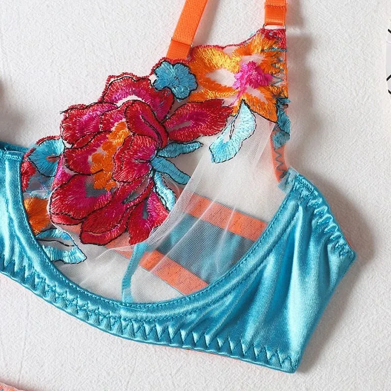 Women's embroidered bras come in underwire bra sets — image 4