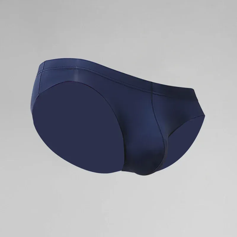 Roupa interior masculina modal. Estilo superfino de gelo e seda para o verão. Cuecas masculinas atraentes e respiráveis. Cuecas sexy e translúcidas