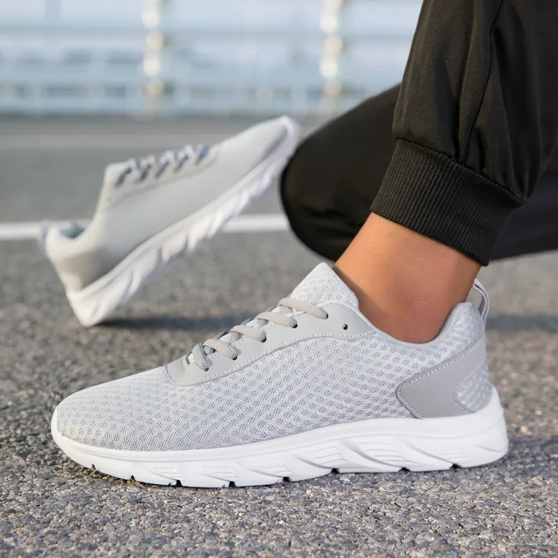 Sólido preto masculino sapatos atléticos oco malha superior antiderrapante luz sola jogging treinamento casual viagem diária esporte ao ar livre footwea