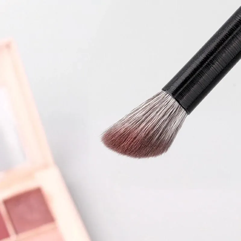 1 Pcs Nose Shadow Brush Angled Contour Makeup Brushes Eye Nose Silhouette Eyeshadow Cosmetic Concealer Brush Makeup Tools