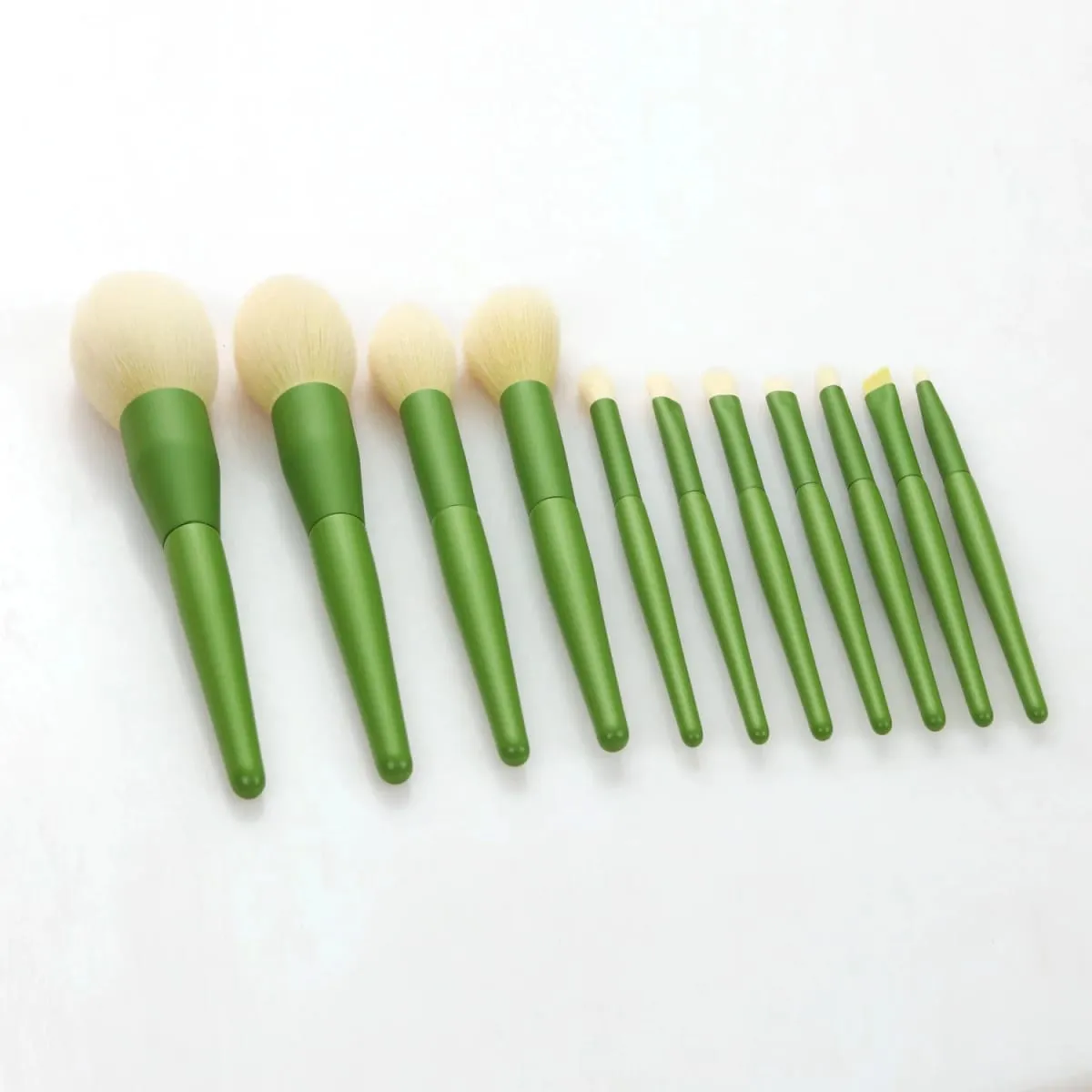11 件綠柄化妝刷軟毛適用於粉紅腮紅粉底眼影化妝工具