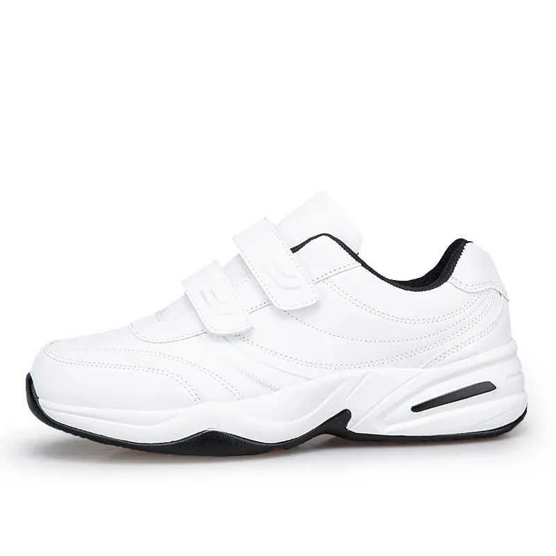 Tênis masculino ajustável de couro com gancho e laço, preto puro, sapatos esportivos casuais, tamanho grande 47 48, sapatos para caminhada para idosos