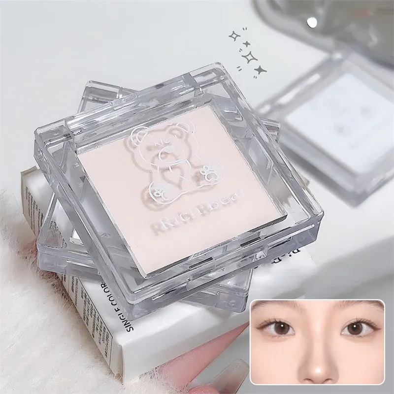 Paleta de iluminador facial branco puro fosco, monocromático, sombra de jade perolada, iluminador natural, maquiagem de contorno