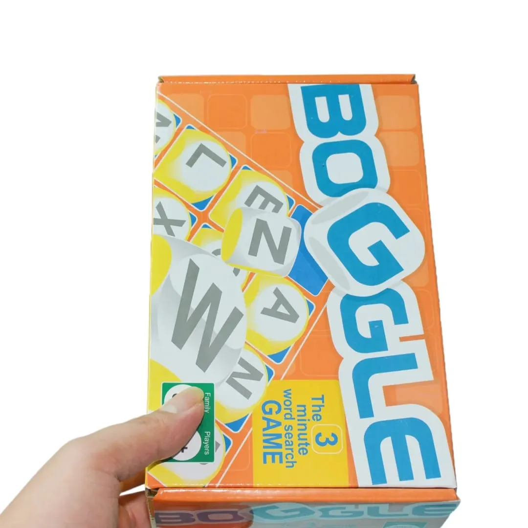 "Boggle: o jogo de dados de busca de palavras em ritmo acelerado de 3 minutos" Jogo de ortografia de dados Jogo de ortografia de dados Quebra-cabeça de cartas Jogo de tabuleiro interativo Ideal para festas Perfeito como presente de Natal.