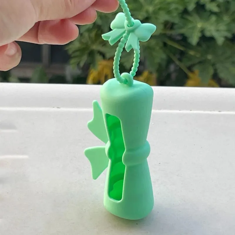 Novo arco doce forma de amendoim silicone batom capa chaveiros cor sólida saco de armazenamento batom leve titular bálsamo labial