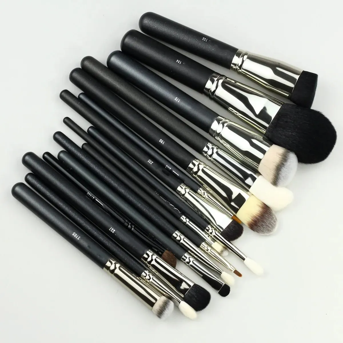 1pc M series Makeup Brushes Powder Contour Eyeshadow Make Up Brush Animal Hair Wood Handle High Quality Cosmetic Tool Artist