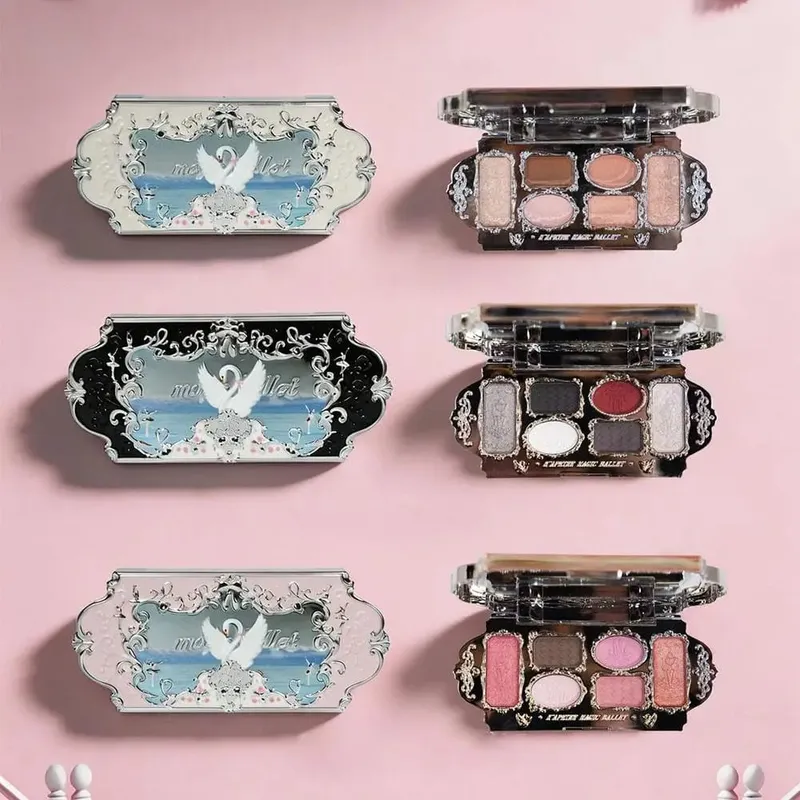 Exquisite 3D Embossed Design 3 in1 Heart Keychain Lip Balm Fine Shimmer Eyeshadow Palette Embossed Powder Blush