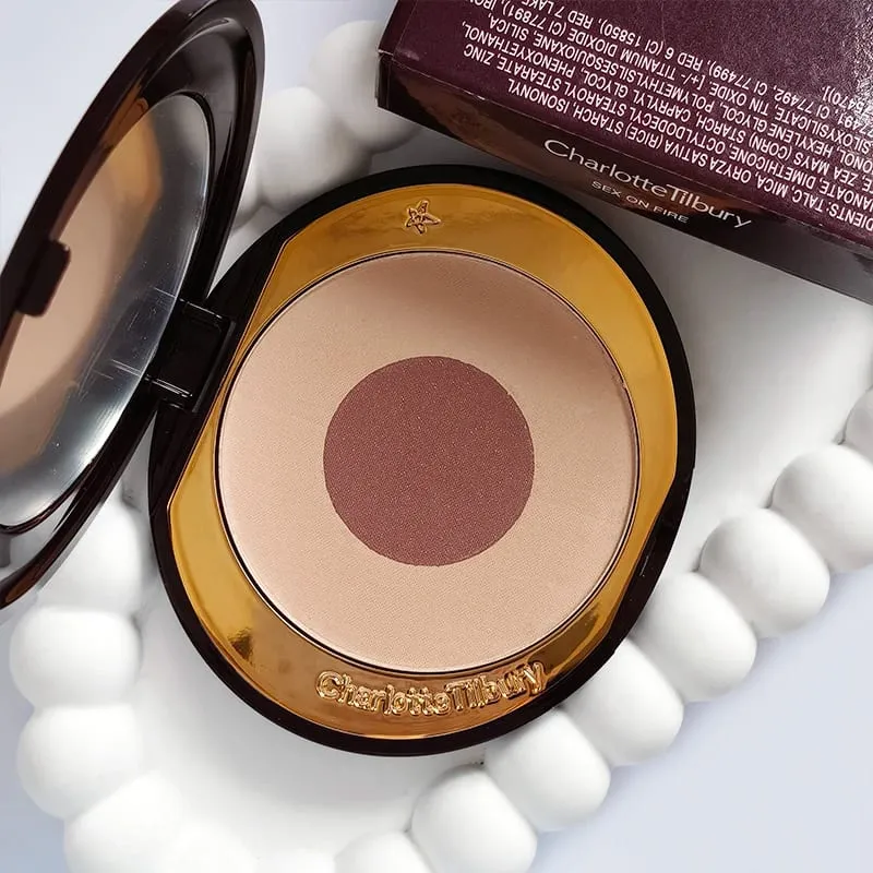 Charlotte micro leve pó almofada de ar pequena placa de ouro ajuste em pó 2 cores pó blush essência óleo tilbury cosméticos