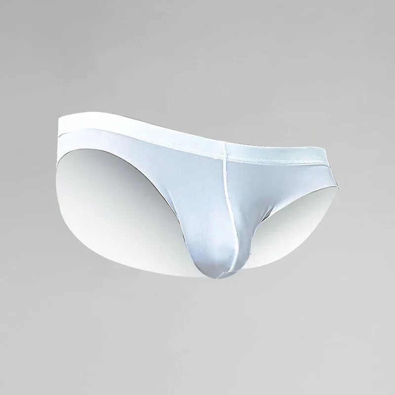 Roupa interior masculina modal. Estilo superfino de gelo e seda para o verão. Cuecas masculinas atraentes e respiráveis. Cuecas sexy e translúcidas