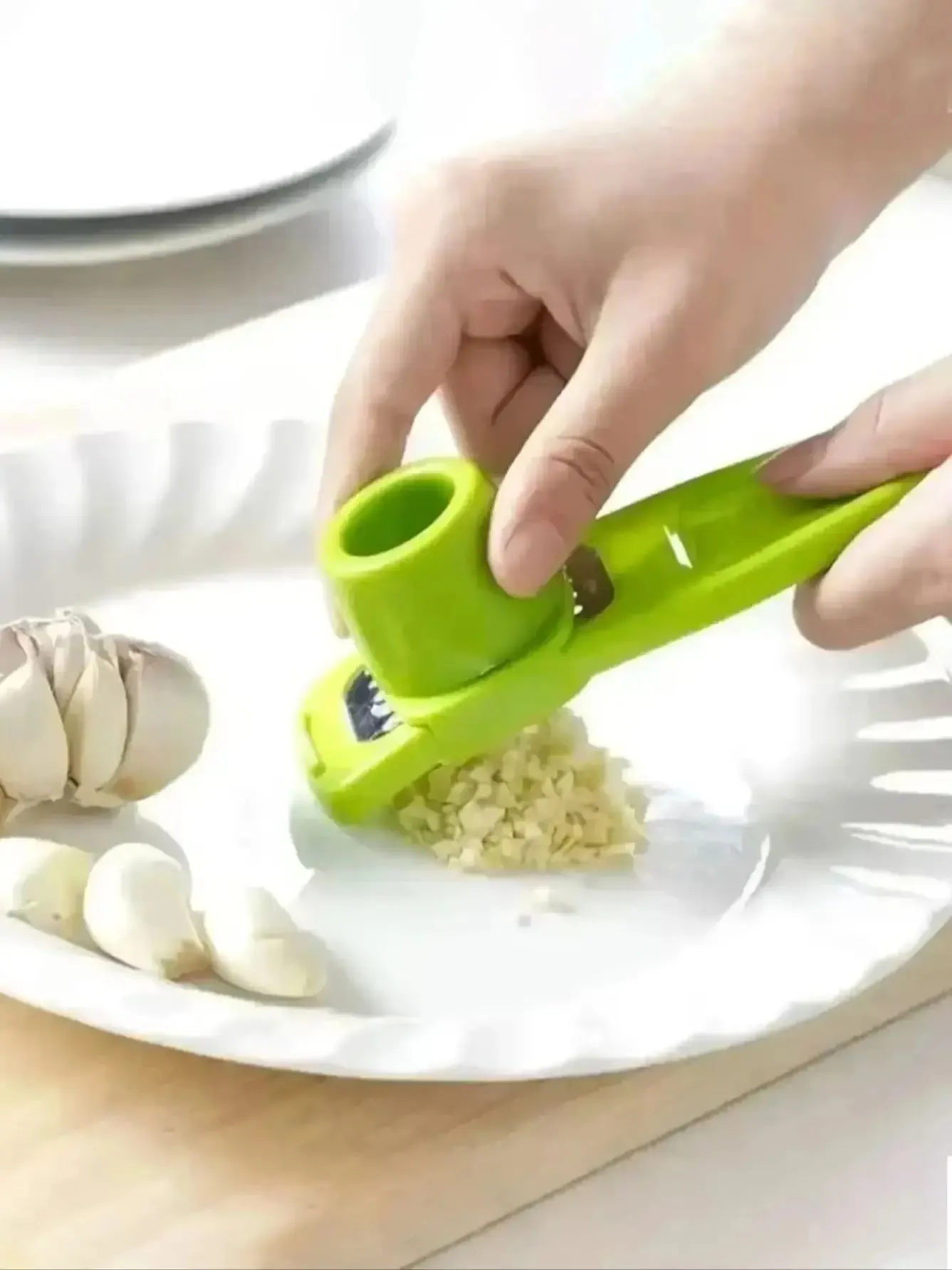 1 pçs mini moedor de alho imprensa alho cozinha gengibre alho mash cortador manual alho esmagamento verde cozinha gadgets acessórios — image 7